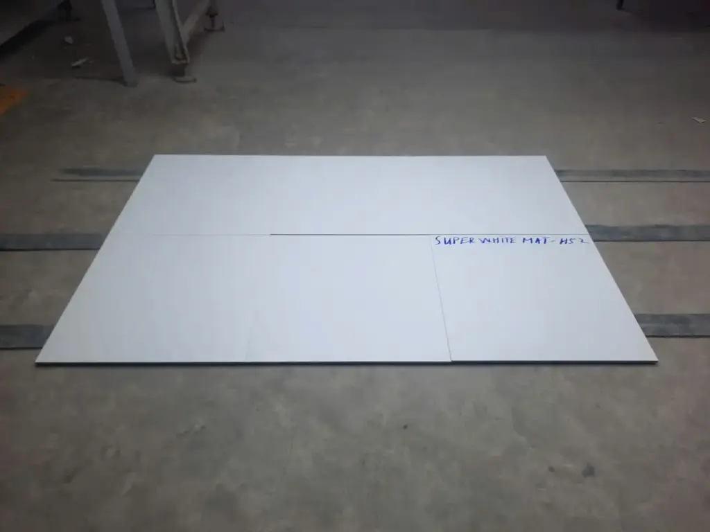 [DSC-3030Superwhite] Gạch ốp lát KT 300x300mm MKD mã SUPER WHITE (12v/h/1.08m/24kg)