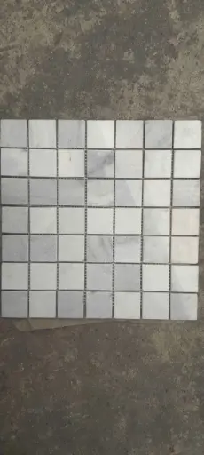 Gạch mosaic đá tự nhiên xám KT chíp 42x42 mm, KT vỉ 300x300 mm mã 42PV003